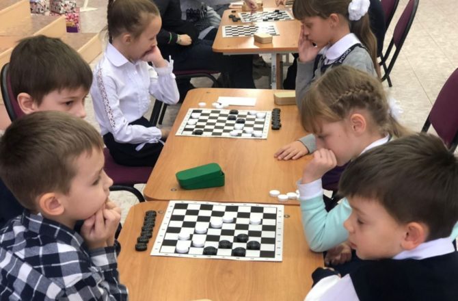 Новогодний турнир по шашкам в Соликамске